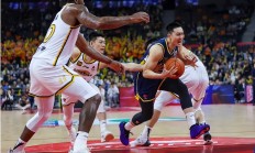 爱游戏体育在线入口-广东男篮再胜对手，不敌强敌仍保领先地位