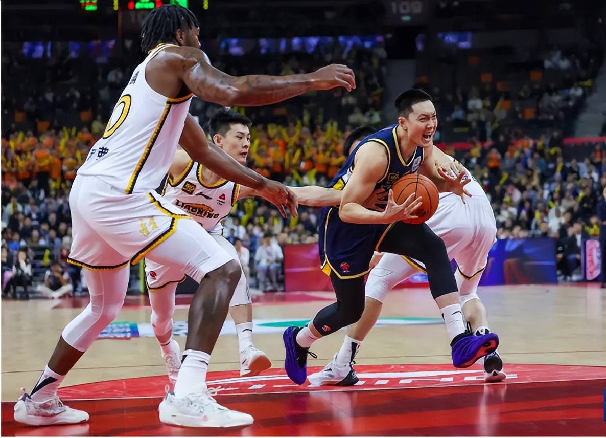 广东男篮再胜对手，不敌强敌仍保领先地位